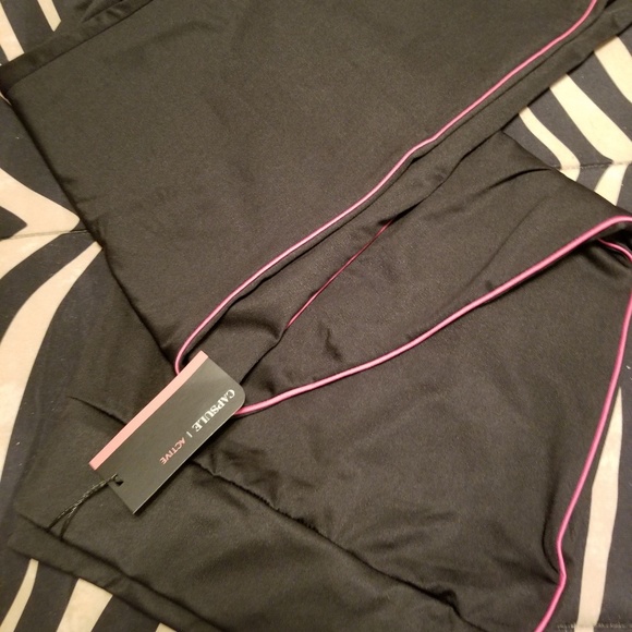 Capsule Performance Legging - Picture 3 of 4